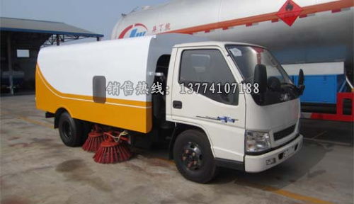 江鈴掃路車(chē)價(jià)格圖片配件與防撞緩沖車(chē)性能解析