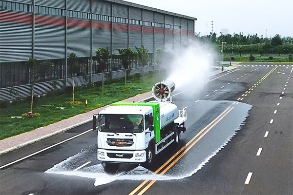 助構(gòu)綠色交通系統(tǒng) 銀隆抑塵車(chē)斬獲“2021中國(guó)商用車(chē)卓越產(chǎn)品獎(jiǎng)”